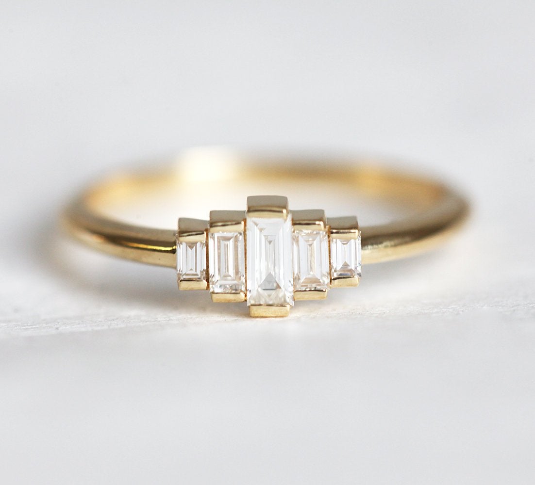 Art deco Baguette smaragdni prsten od 14k zlata sa smaragdima.