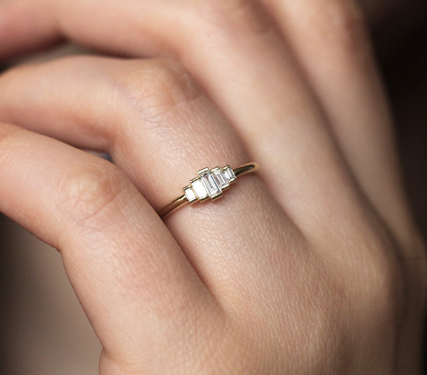 Art deco Baguette smaragdni prsten od 14k zlata sa smaragdima.
