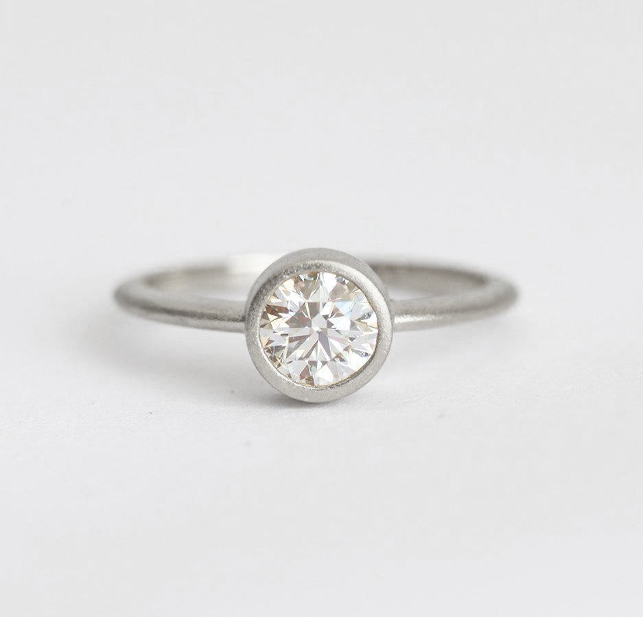 Pia Diamond Ring-Capucinne