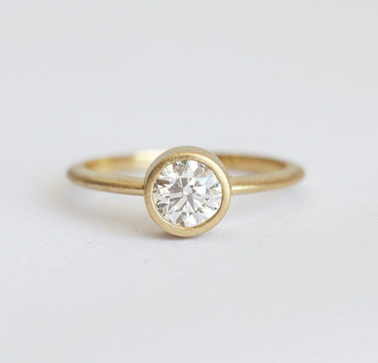 Pia Diamond Ring-Capucinne