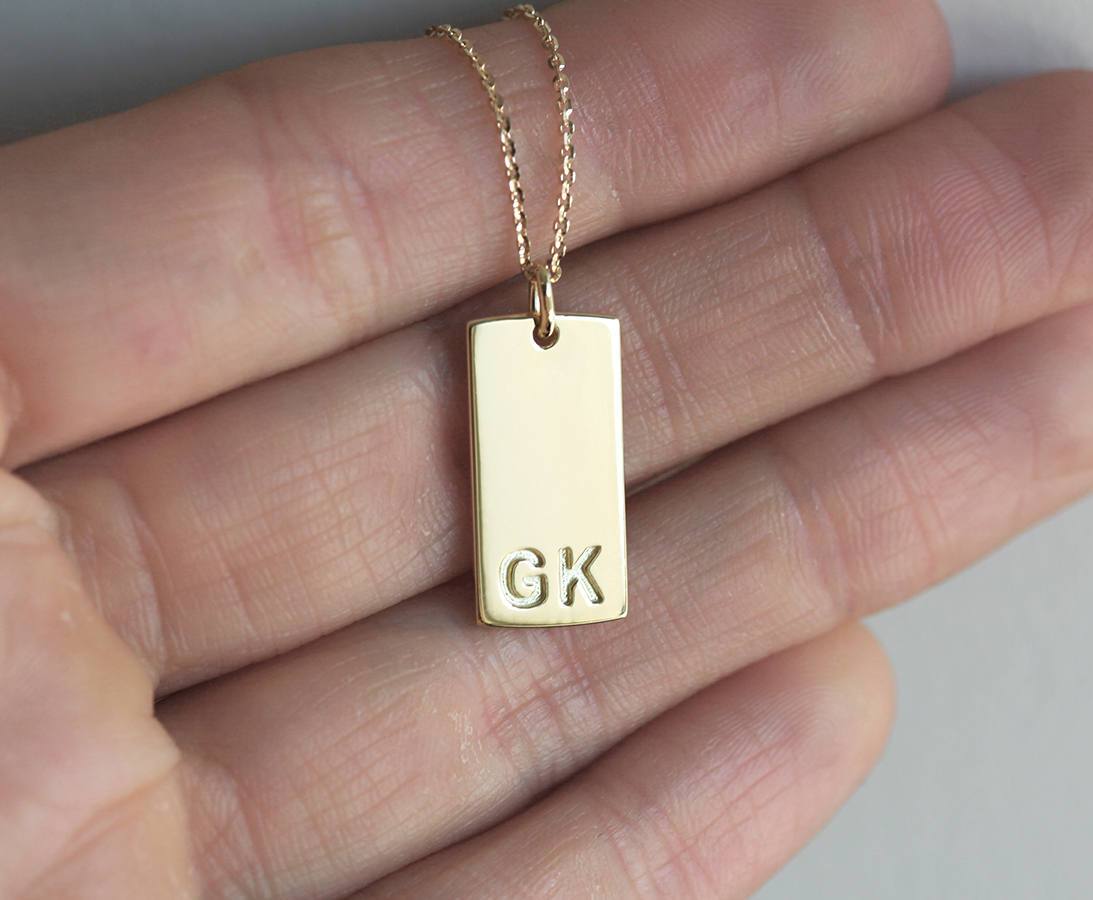 Zlatna ogrlica sa personalizovanim inicijalima