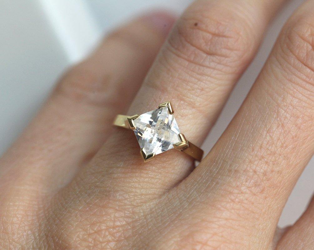 Prsten princeze Moissanite, moderni Moissanite prsten-Capucinne