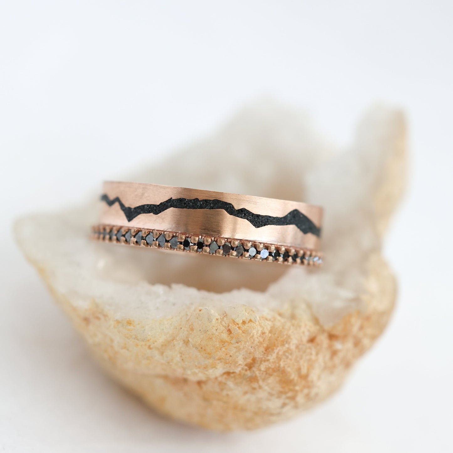 Rovan Black Spinel Band Vith Black Diamonds-Capucinne