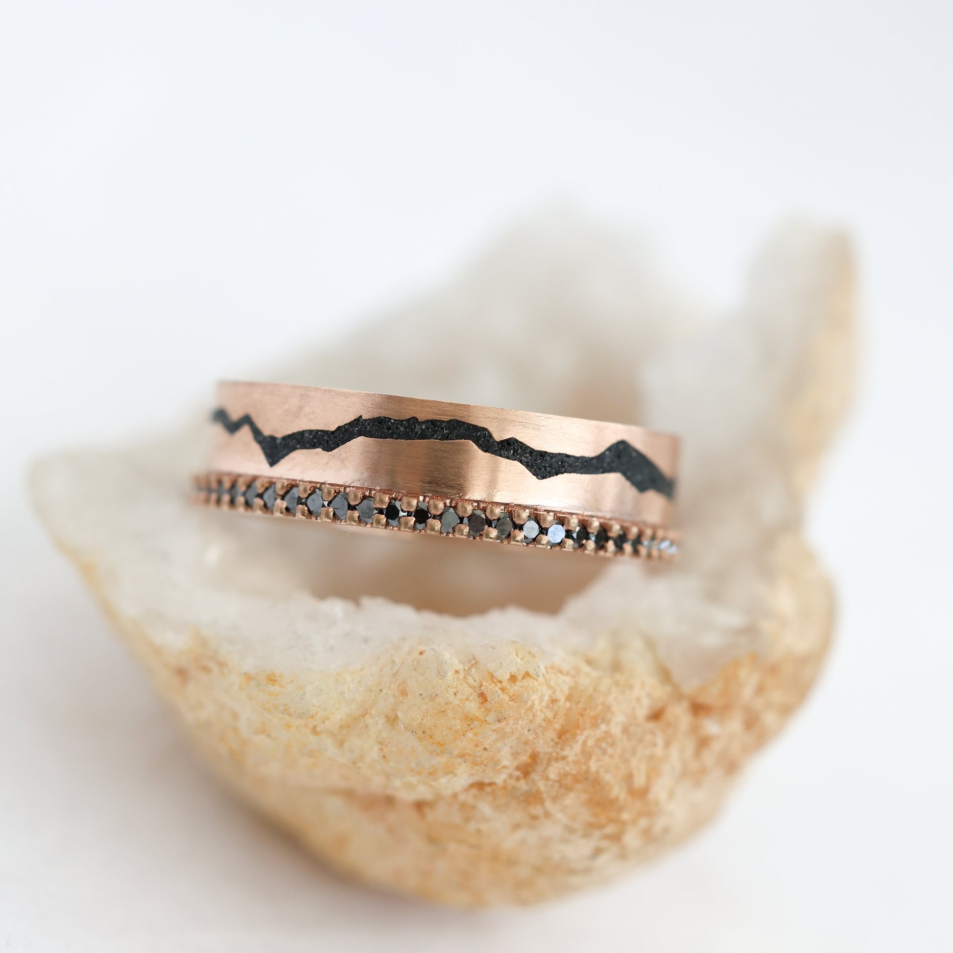 Rovan Black Spinel Band Vith Black Diamonds-Capucinne