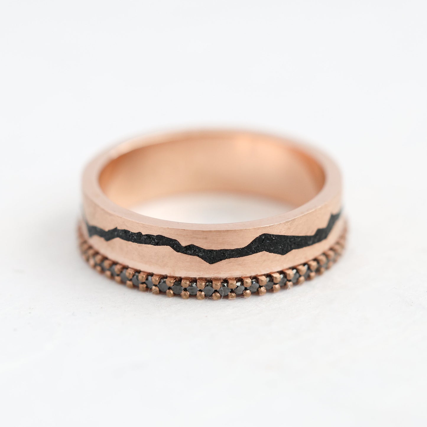 Rovan Black Spinel Band Vith Black Diamonds-Capucinne