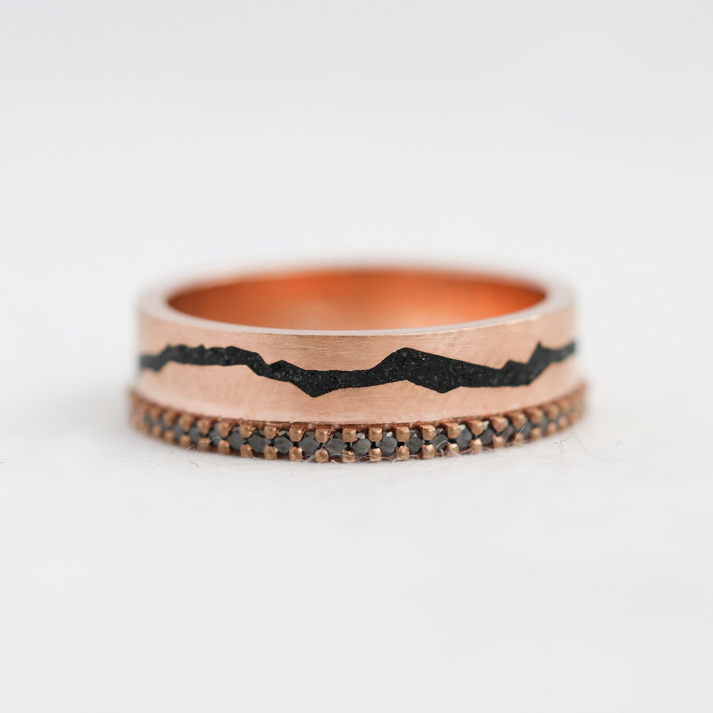 Rovan Black Spinel Band Vith Black Diamonds-Capucinne