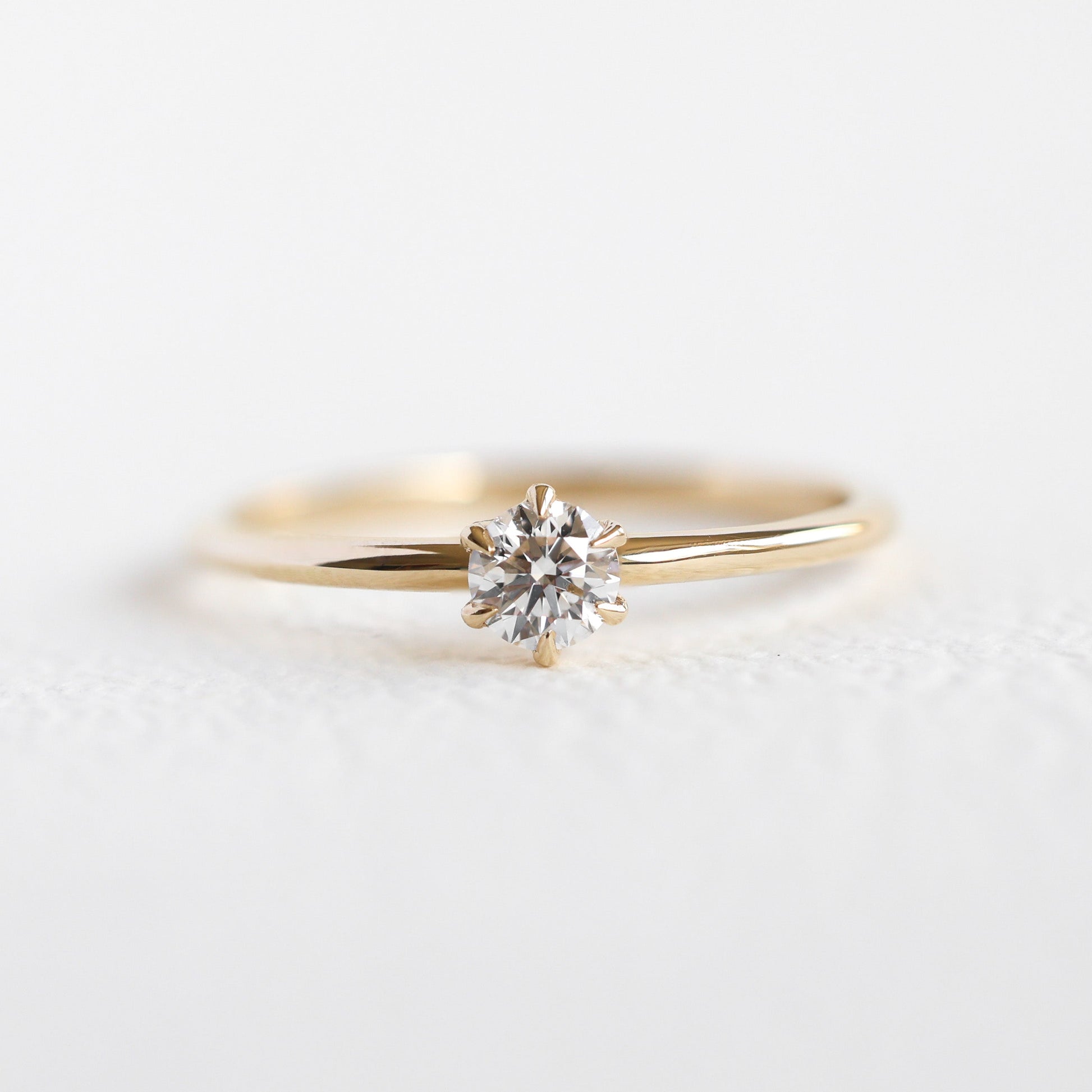 Prsten sa dijamantima Solitaire od 14k žutog zlata, 0,20 ct, okrugli briljantni rez.