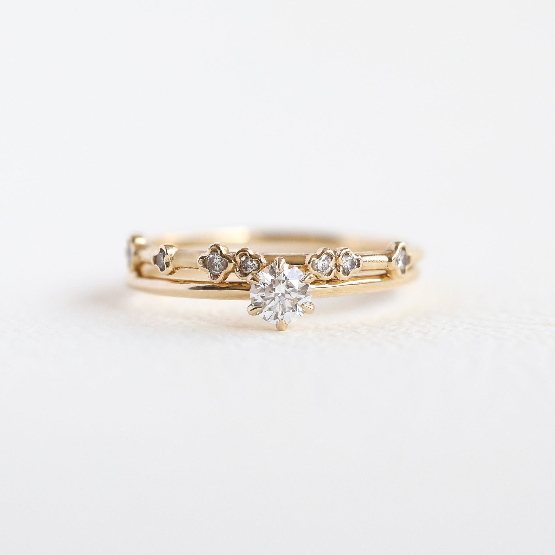 Solitaire dijamantski prsten od 14k žutog zlata, okrugli dijamant od 0,20 ct. Pogled izbliza.