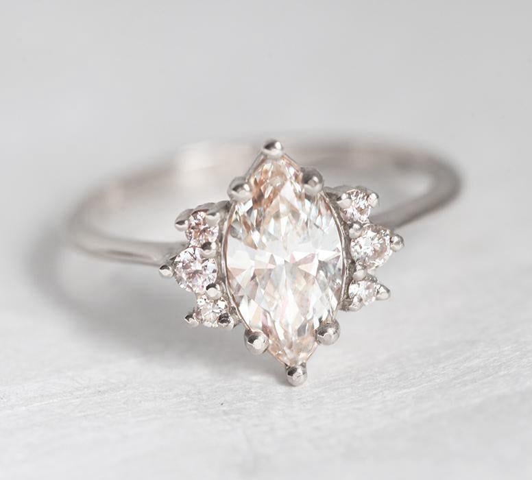 PRSTEN SA DIJAMANTIMA SOPHIA MARKUISE CUT 0.9 CARAT-Capucinne