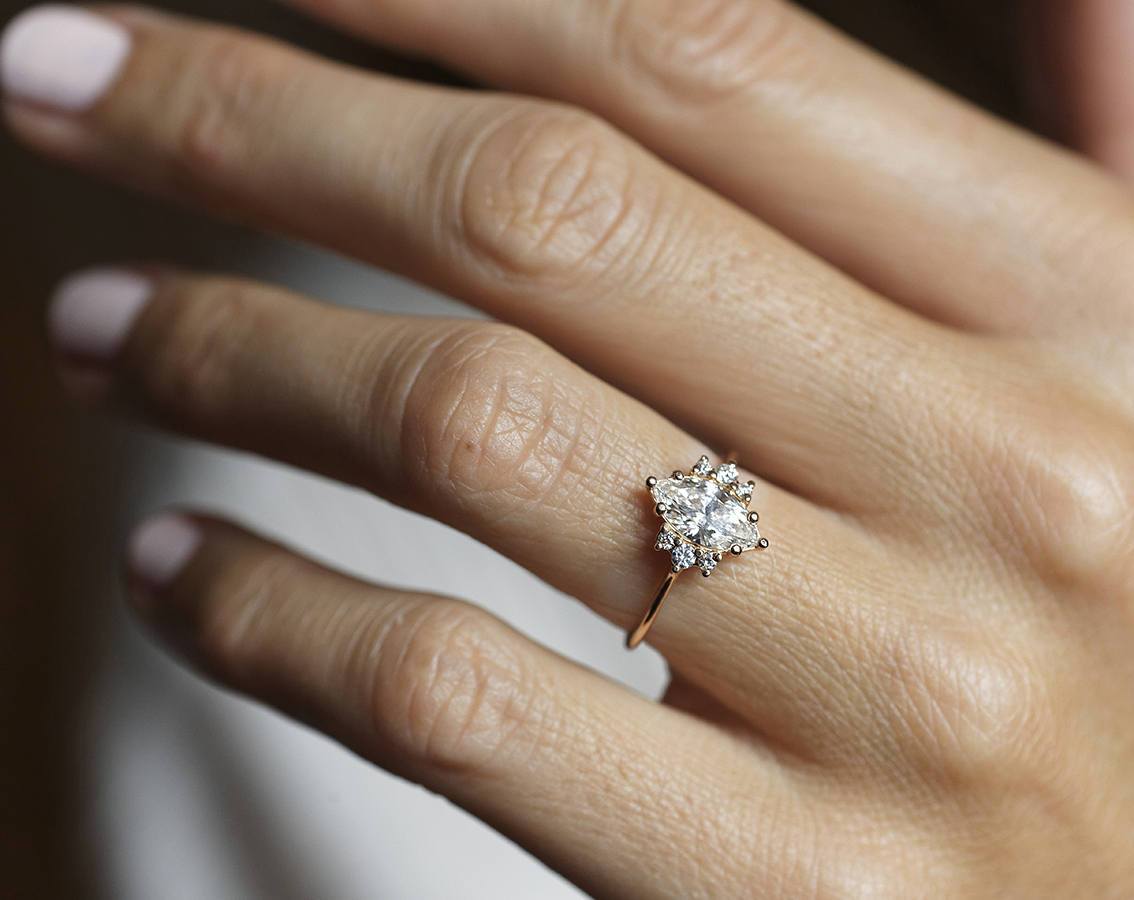 PRSTEN SA DIJAMANTIMA SOPHIA MARKUISE CUT 0.9 CARAT-Capucinne