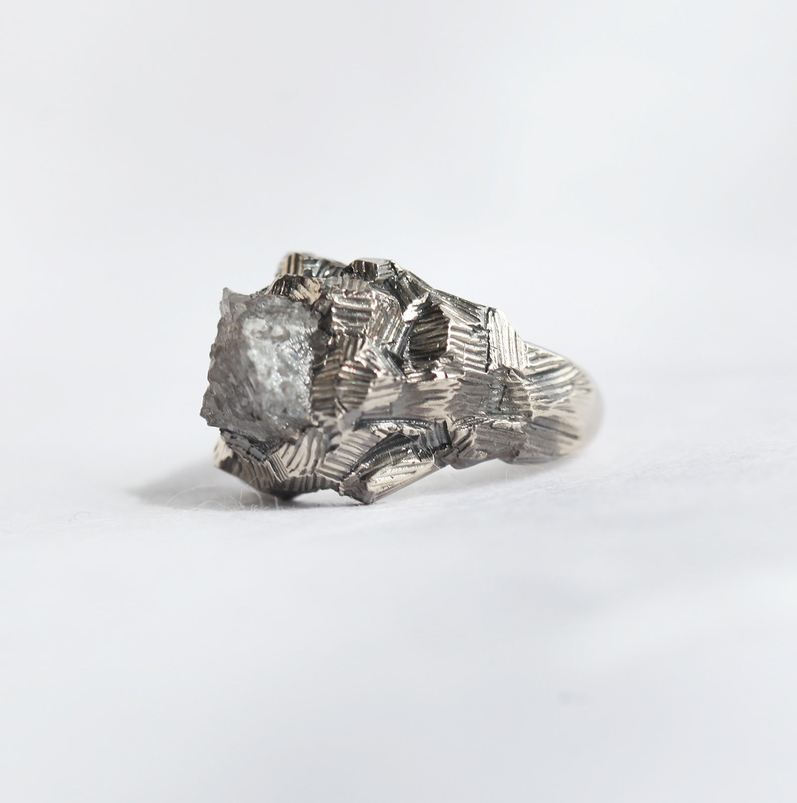 The Rock Diamond Ring-Capucinne