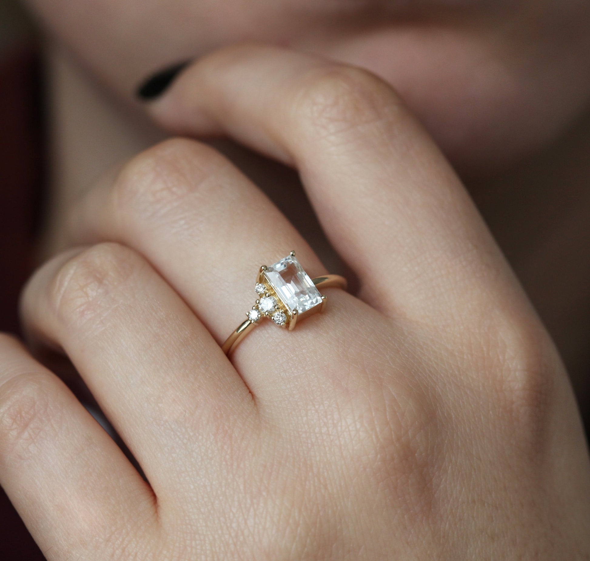 Theodore Vhite Sapphire Diamond Ring-Capucinne