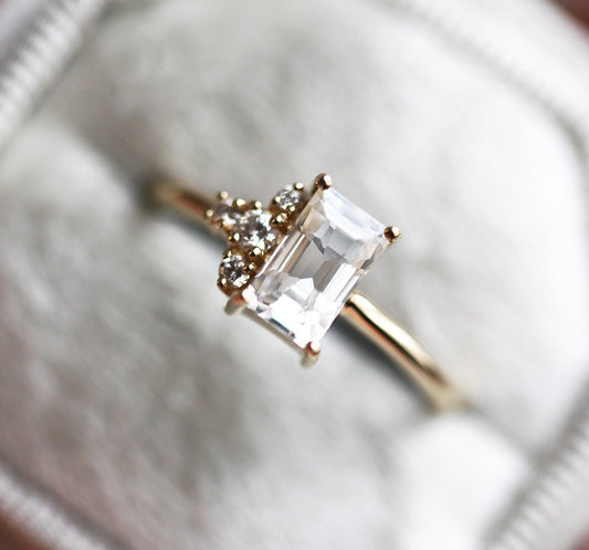 Theodore Vhite Sapphire Diamond Ring-Capucinne