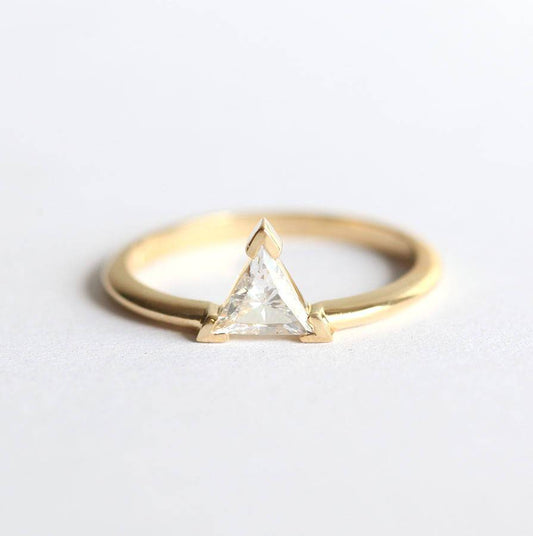 Triangle Cut Diamond Solitaire Verenički prsten-Capucinne