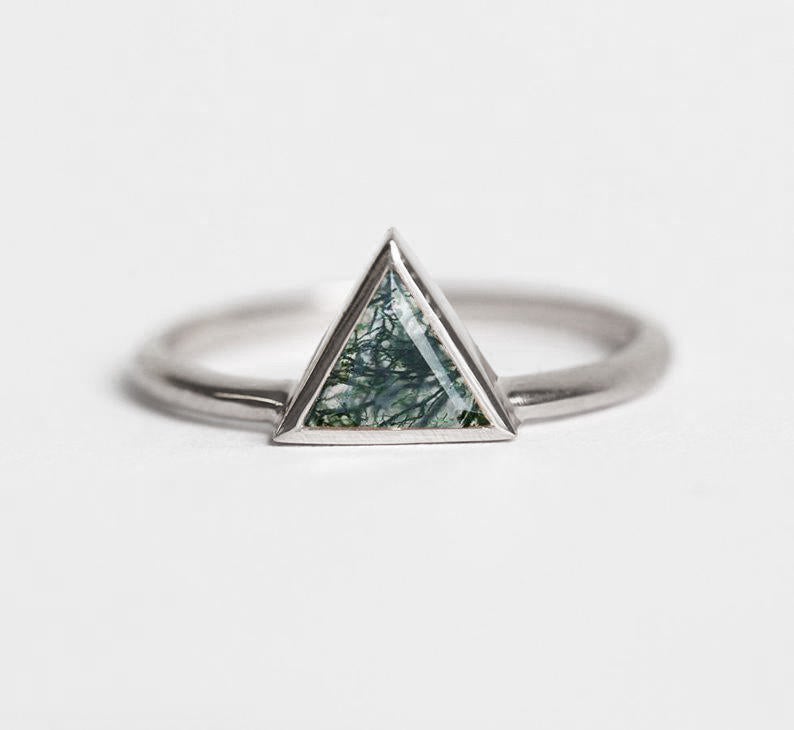 Triangle Moss Agate Rose Gold Prsten, traka u stilu Solitaire