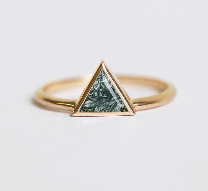Triangle Moss Agate Rose Gold Prsten, traka u stilu Solitaire
