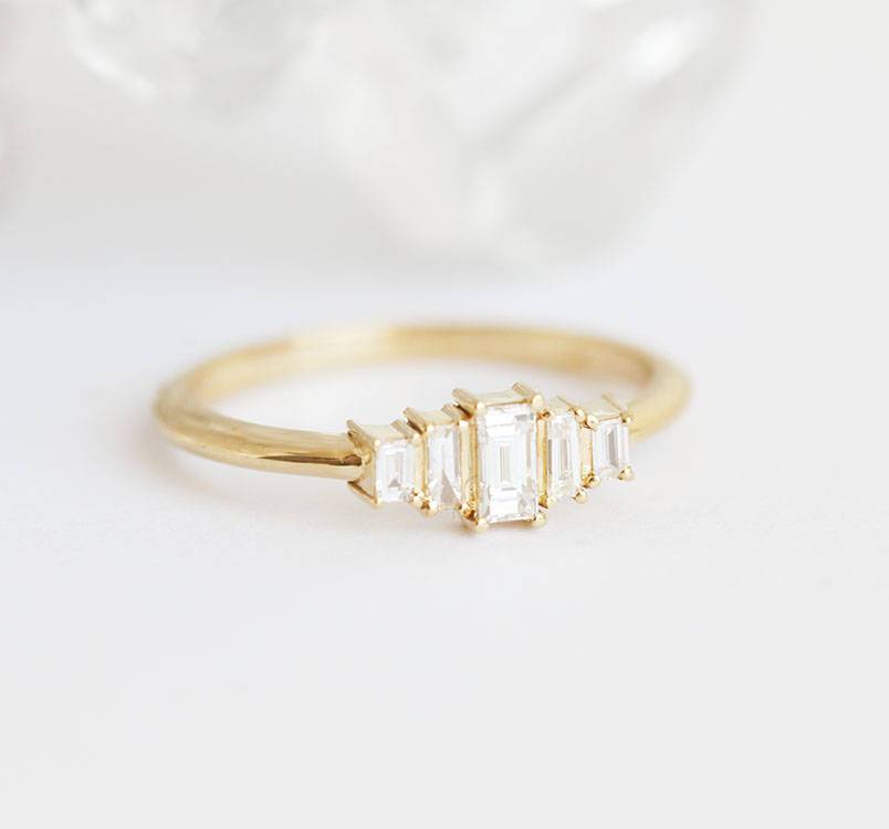Art deco prsten sa belim dijamantom baguette cut-a