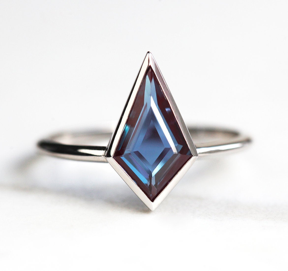 Teal Kite Aleksandrit Solitaire Stil prsten
