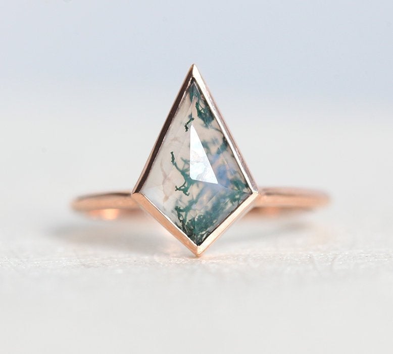 Prsten od kite Moss Agate, bend u stilu pasijansa