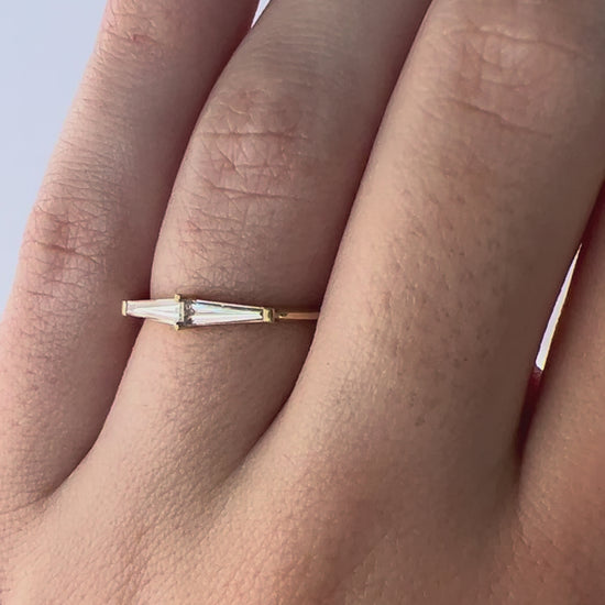 Lucille Tapered Baguette Diamond Ring-Capucinne