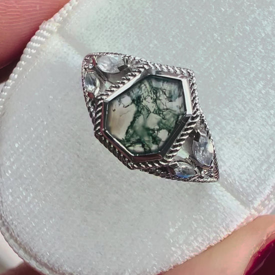 Verenički prsten od Moss Agate sa mesečevim kamenjem - Capucinne